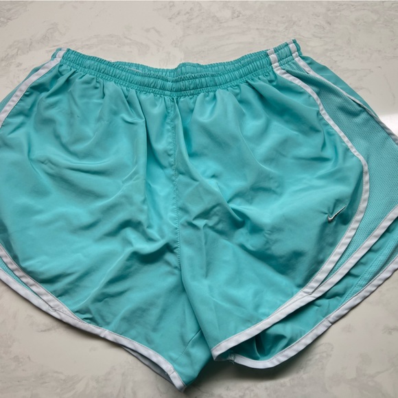 Nike Tempo Shorts - Picture 4 of 6